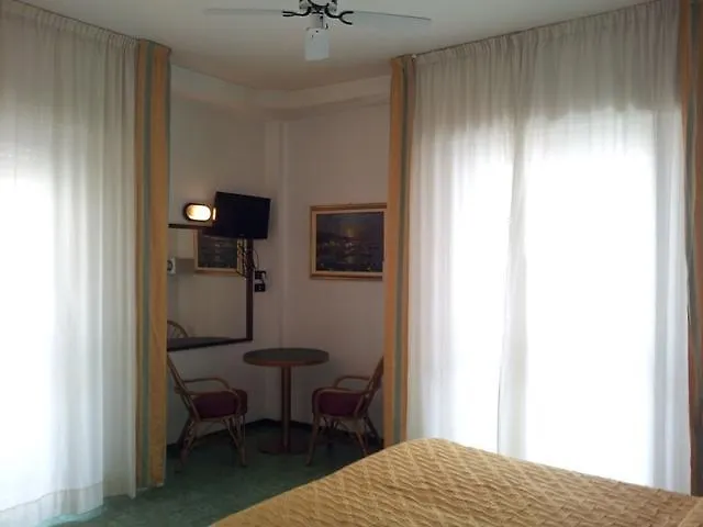 Ξενοδοχείο Garni' Alaska 3*
